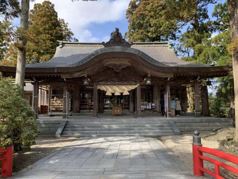 高瀬神社の拝殿