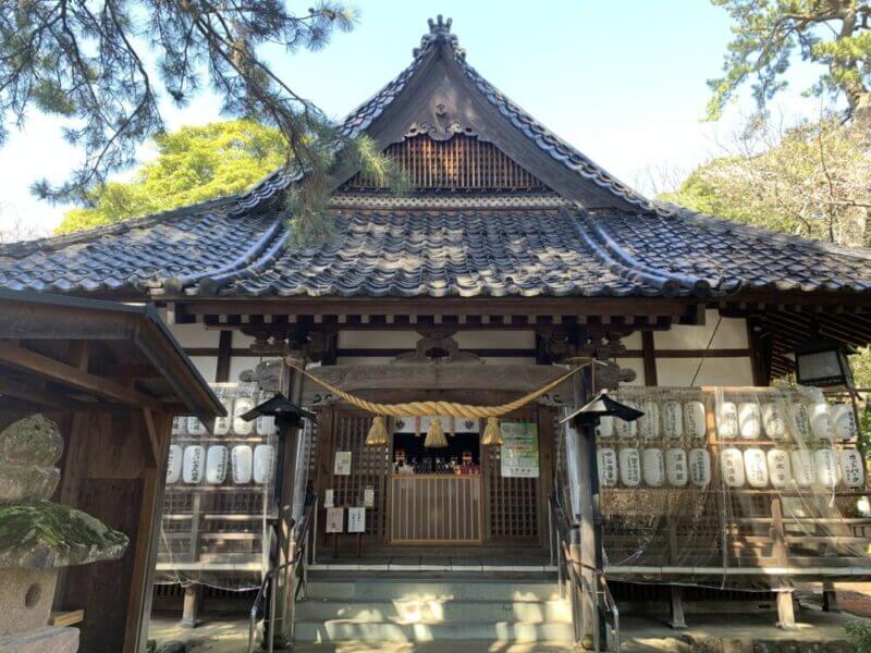 浅野神社の拝殿