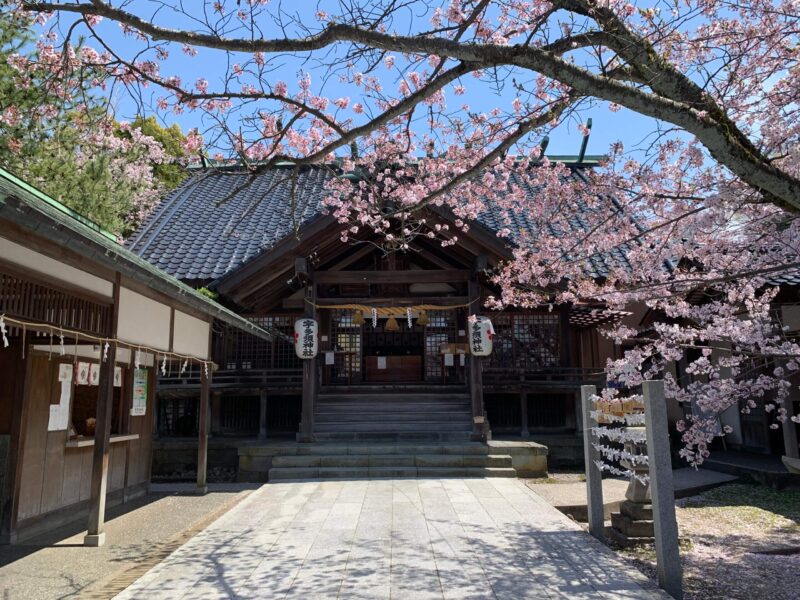 宇多須神社の拝殿