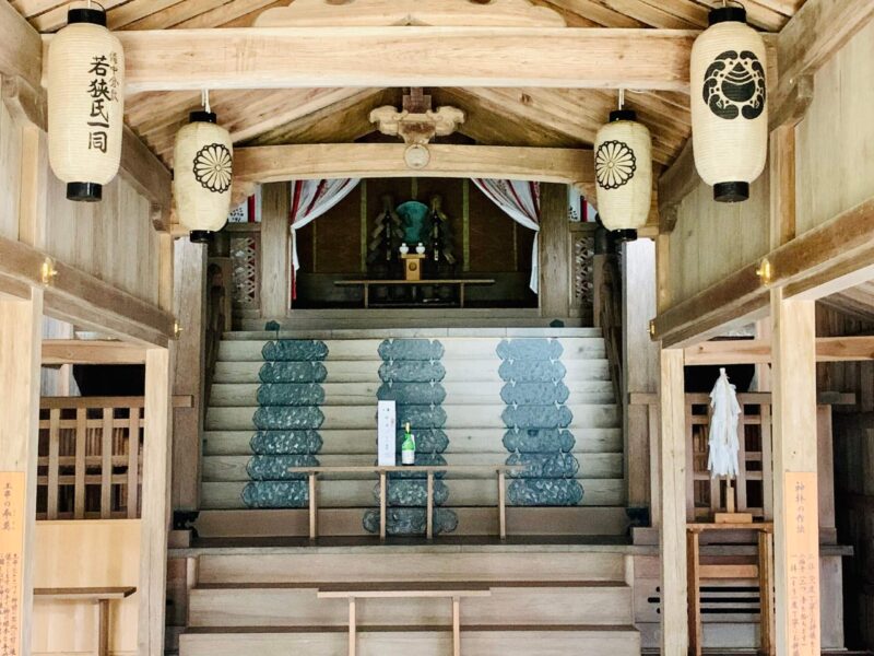 若狭姫神社の拝殿内部