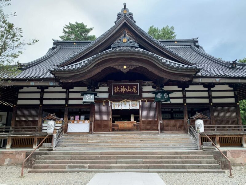 尾山神社拝殿