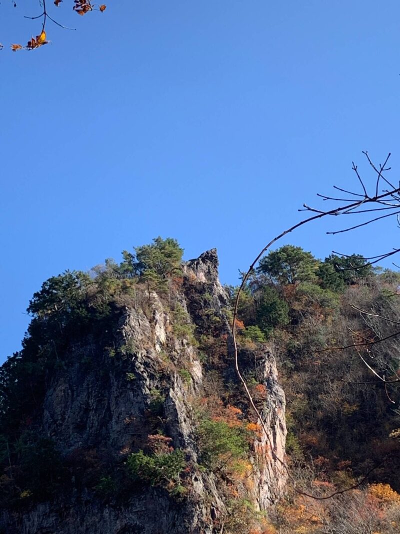 医王山のトンビ岩